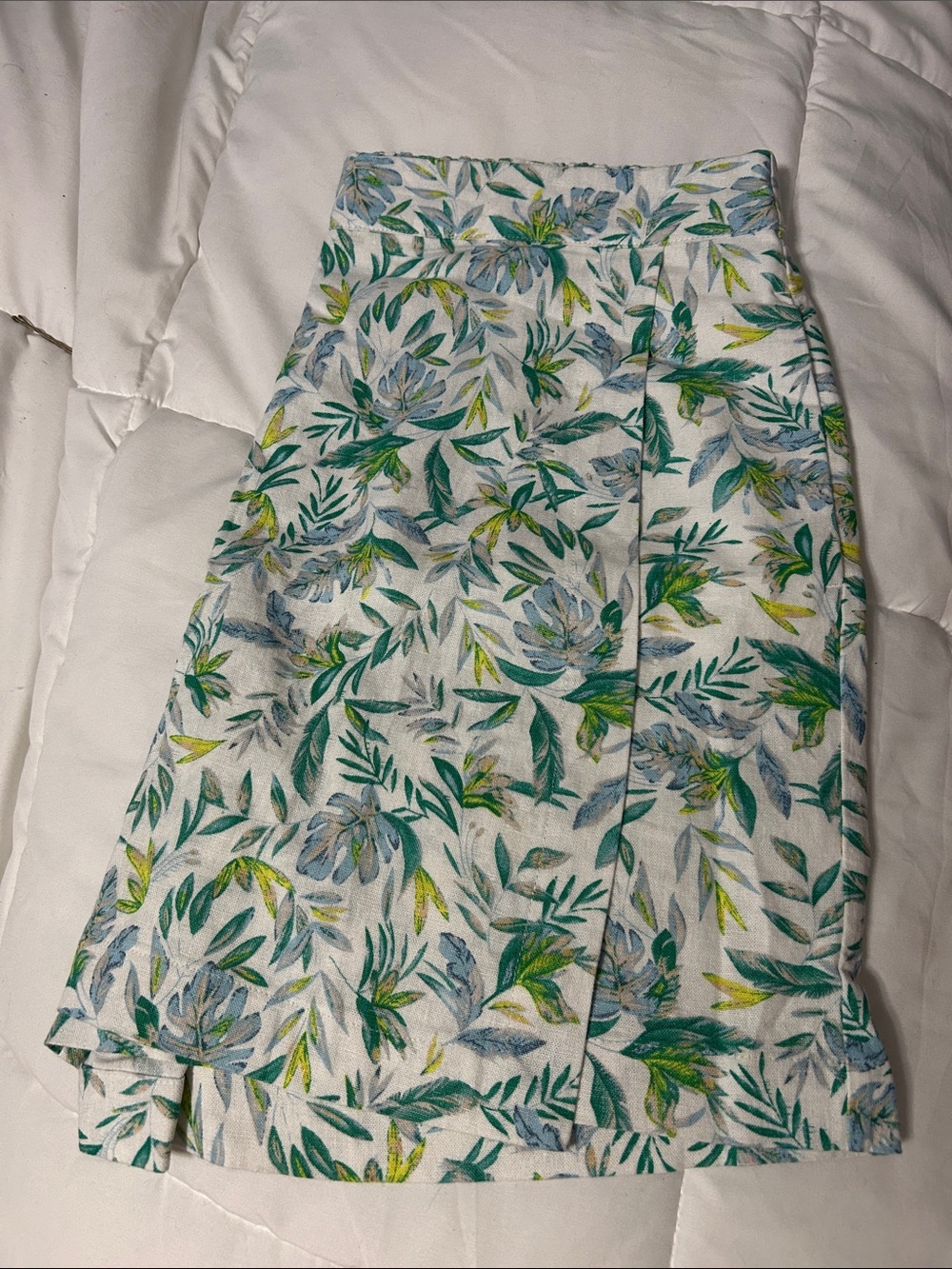 Ellen Tracy Skort with Green and Blue Leaf Print